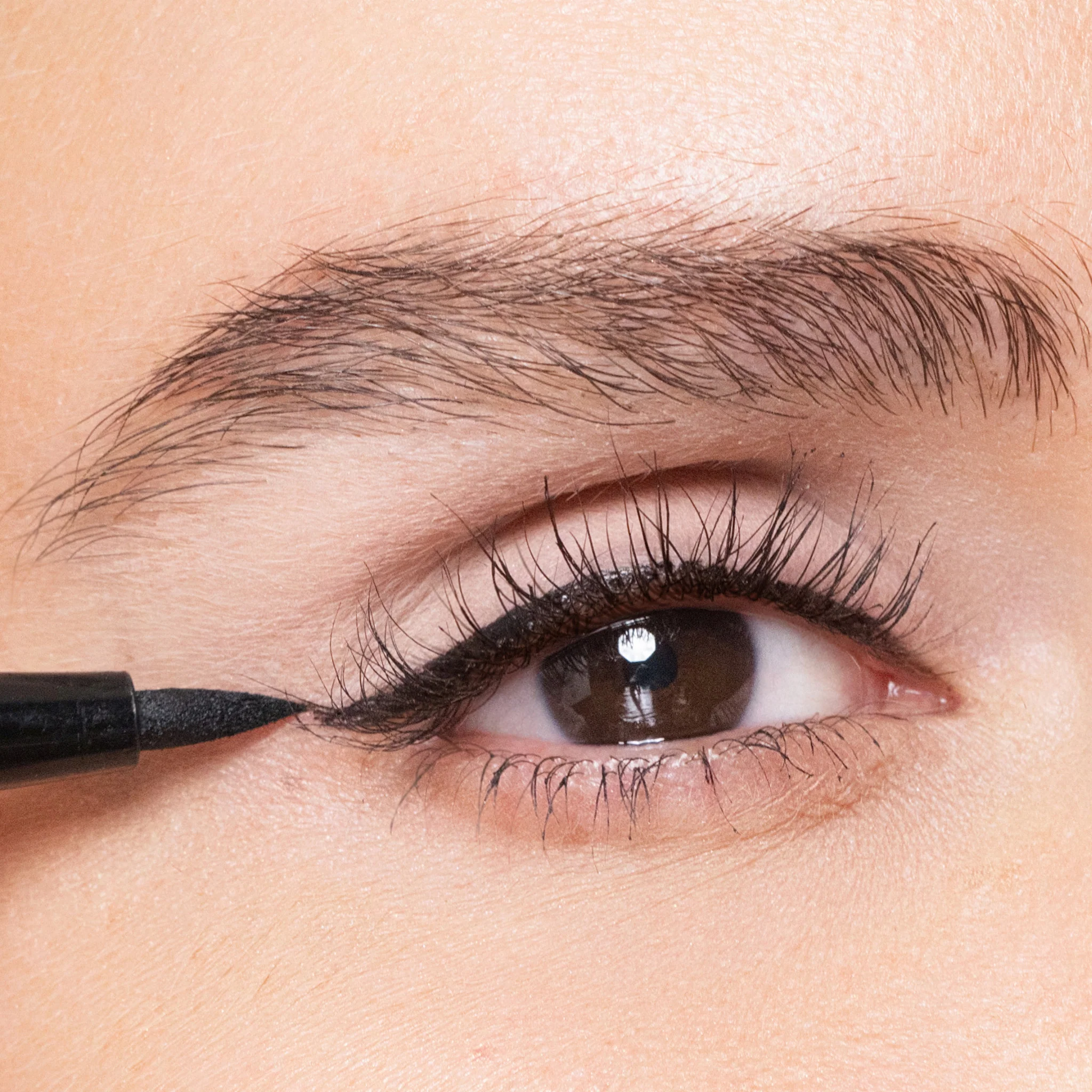 Trish McEvoy Lash Enhancing® Liquid Liner - Image 6